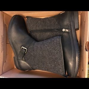 UGG grey Robbie Waterproof boots